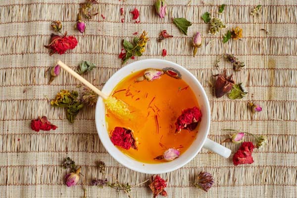چطور چای زعفرانی درست کنیم؟ 